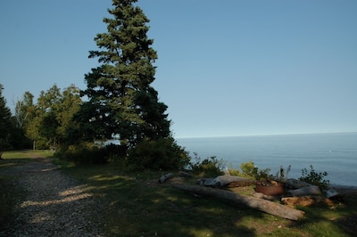 NEW LISTING right on the shore of Lake Superior Sea Villas in Lutsen/Tofte! 
