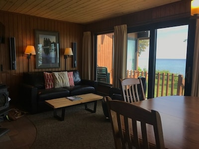 NEW LISTING right on the shore of Lake Superior Sea Villas in Lutsen/Tofte! 