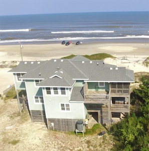 SO CLOSE to the ocean. Beautiful ViEWS! - THIS home is steps from the ocean! OCEANFRONT VIEWS! It has been painted since this picture was taken