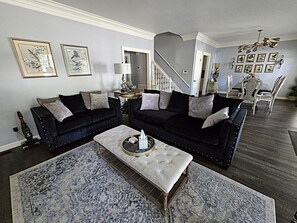 open concept Livingroom and dining.