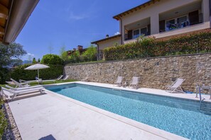 Residence communal swimming pool