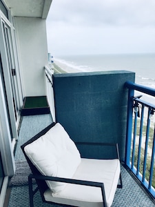 ⭐️ Oceanfront Penthouse 2/2 in heart of Myrtle Beach ⭐️