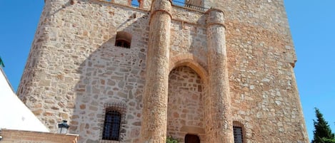 El Castillo Del Pueblo