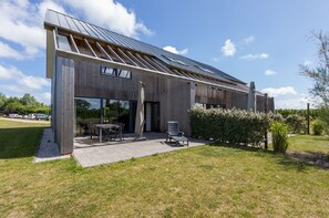 Außenseite Ferienhaus [Sommer]