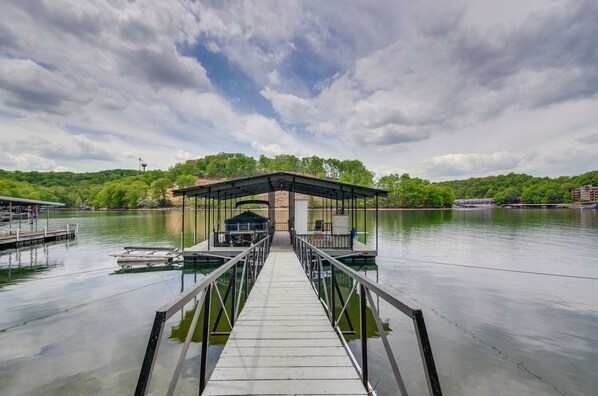 Lake Ozark Vacation Rental | 3BR | 1.5BA | 1,415 Sq Ft | Stairs Required