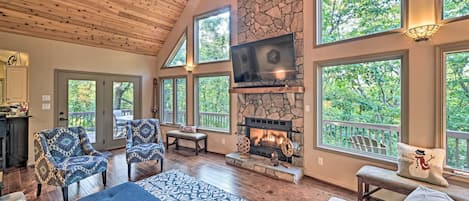 Wintergreen Resort Vacation Rental | 5BR | 4BA | Stairs Required | 3,300 Sq Ft