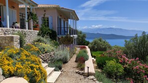 Wing and Main and the beautiful garden