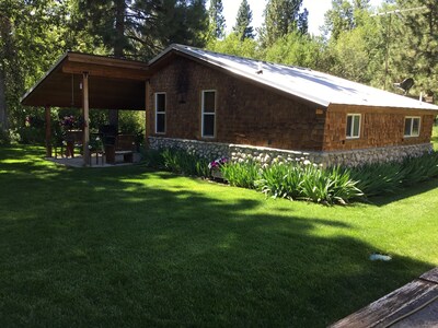Guest House on the LAZYR6 Ranch