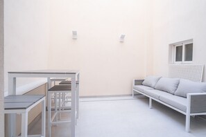 Urban Gallery holiday apartment terrace