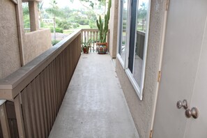 Patio Entryway (Access) NO STAIRS THROUGH GARAGE