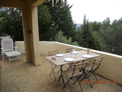 A 6 km from CASSIS and coves RdJ villa for 1 to 6 people Nice view: Carnoux
