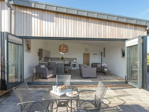 Exceptional holiday home featuring huge bi-folding doors | The Hideaway - Broadstone Barns, Ticknall, near Derby