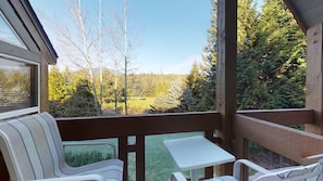 Balcony w/ golf course views