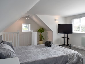 Comfortable double bedroom | Newhope, Winchelsea Beach, near Rye