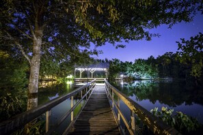Barn Loft Pier over Private Pond