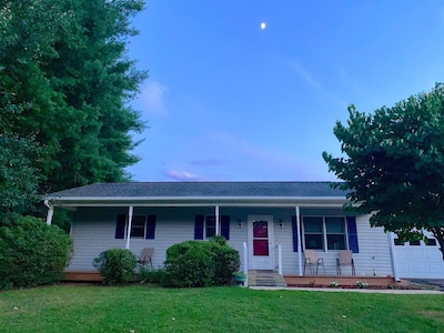 Tranquil Mountain Cottage (Wheelchair Accessible)