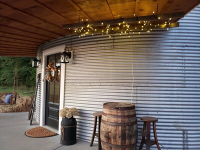 Silo Farm Haus- located in the heart of wine country!