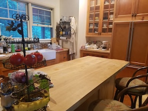 Kitchen with cooking island