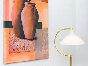 Wohnzimmer mit integriertem Küchenbereich