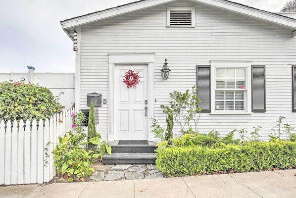 San Diego Vacation Rental | 1BR | 1BA | Stairs Required | 1,065 Sq Ft