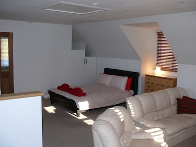 Studio Apartment in Hampshire, easy access to Reading / Winchester / South Coast