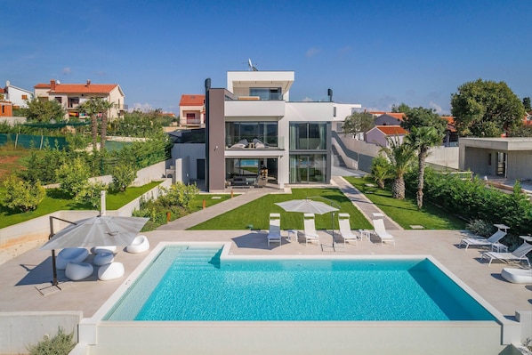 PS Deluxe Villa with Sea View and Jacuzzi