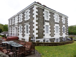 TELFORD MANOR HOUSE
BEATTOCK, MOFFAT
