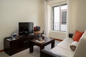 3 Our Madeira Apt Taberna Apt 2 Living Room