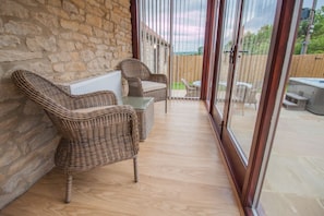 Porch with seating area
