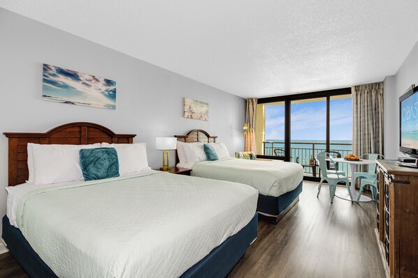 Wake up to the sound of waves in this charming and restful bedroom!