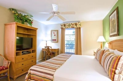 ENJOY THE WAVES! LOVELY 2BR FAMILY SUITE, TENNIS, BALCONY, POOL OPEN