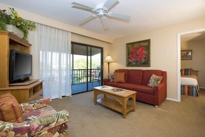 ENJOY THE WAVES! LOVELY 2BR FAMILY SUITE, TENNIS, BALCONY, POOL OPEN