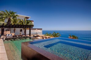 Jacuzzi and ocean view