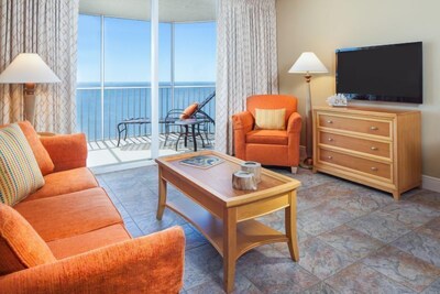 Dreamy Beach Vacay! Gulf View 1BR Family Suite, Balcony, Pool, Hot Tub, Parking!