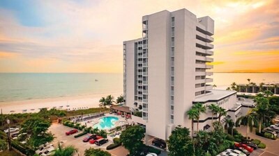 Dreamy Beach Vacay! Gulf View 1BR Family Suite, Balcony, Pool, Hot Tub, Parking!