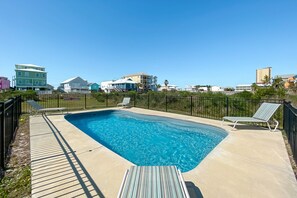 Outdoor pool shared only with other side of duplex