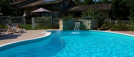 Le gite vu de la piscine -