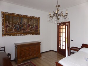 Schlafzimmer1