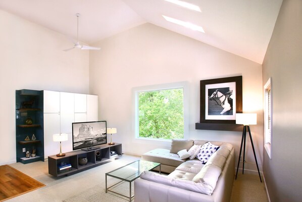 Spacious open floor and fully furnished.  55"TV with Firestick/Google TV.