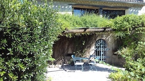 je vous invite a venir découvrir notre gite de caractère en pierre du quercy