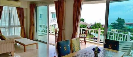 Baan Poolom - Beautiful 2 Bedroom 035