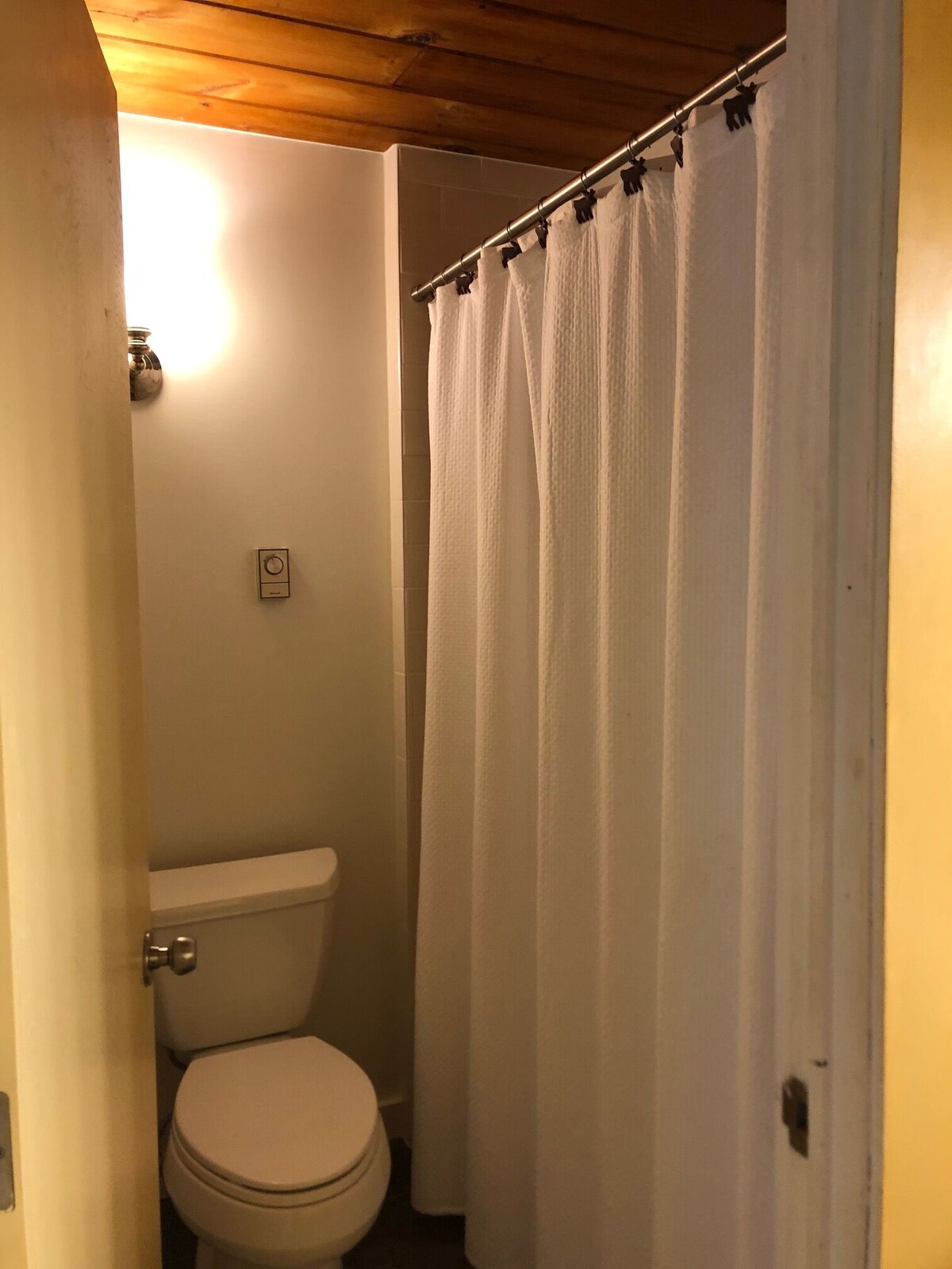 Monthly vacation rental – Charming and rustic Manchester, Vermont Condo 3000