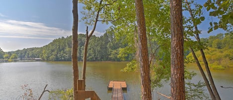 Toccoa Vacation Rental | 2BR | 2BA | 1,200 Sq Ft | Steps Required