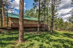 Four Bears Bungalow - Cozy Cabins LLC