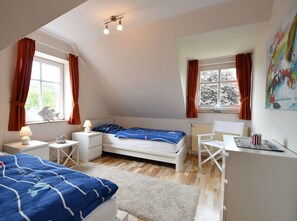 Ferienwohnung 1, 65 qm, 2 Schlafzimmer, max. 4 Personen (Kinder ab 10 J.)-Schlafzimmer