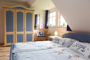 Ferienwohnung 1, 65 qm, 2 Schlafzimmer, max. 4 Personen (Kinder ab 10 J.)-Friesenzimmer