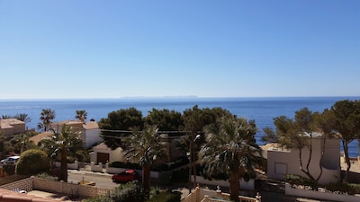 DHH con fantásticas vistas al mar, terraza en la azotea, piscina privada, DSL, WiFi, aire acondicionado