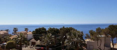 Dachterrasse mit Blick auf die Insel Cabrera