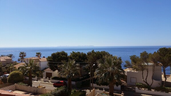 Dachterrasse mit Blick auf die Insel Cabrera