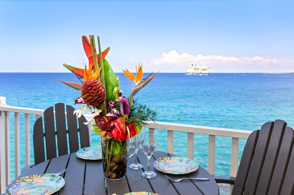 Expansive Ocean Views from the Lanai